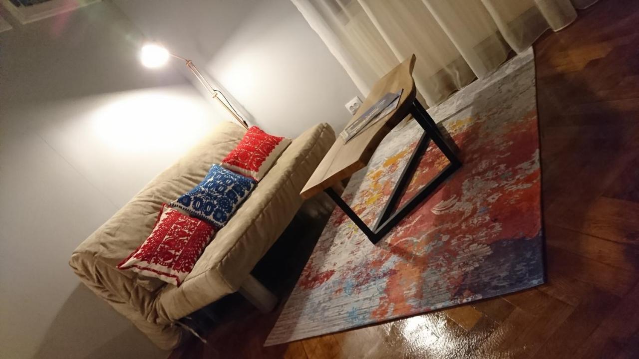 Black Gate - 2 Bedroom Apartment In The Heart Of Old Town With Free Private Secured Parking Braşov Exterior foto